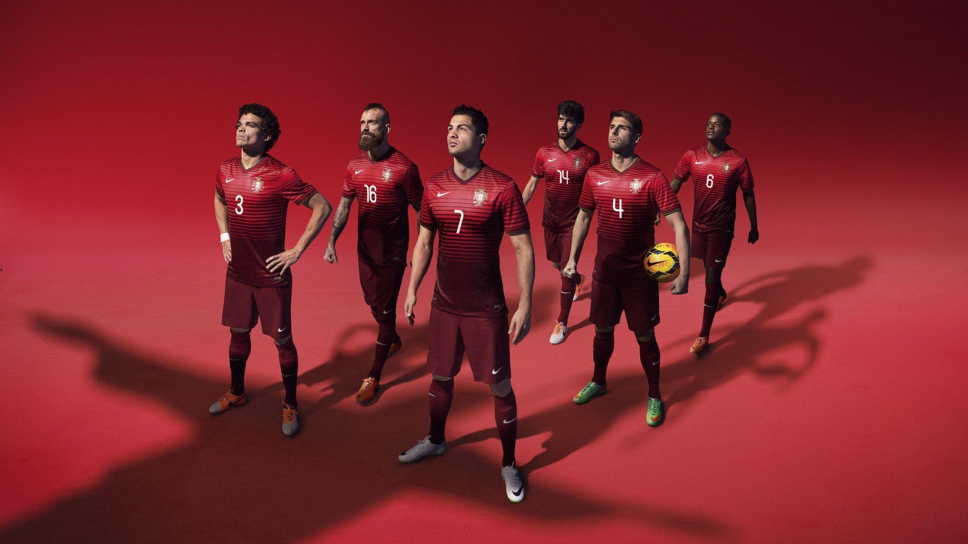 女子英联杯抽签环节现争议，嘉宾抽出又放回举动引球迷强烈质疑